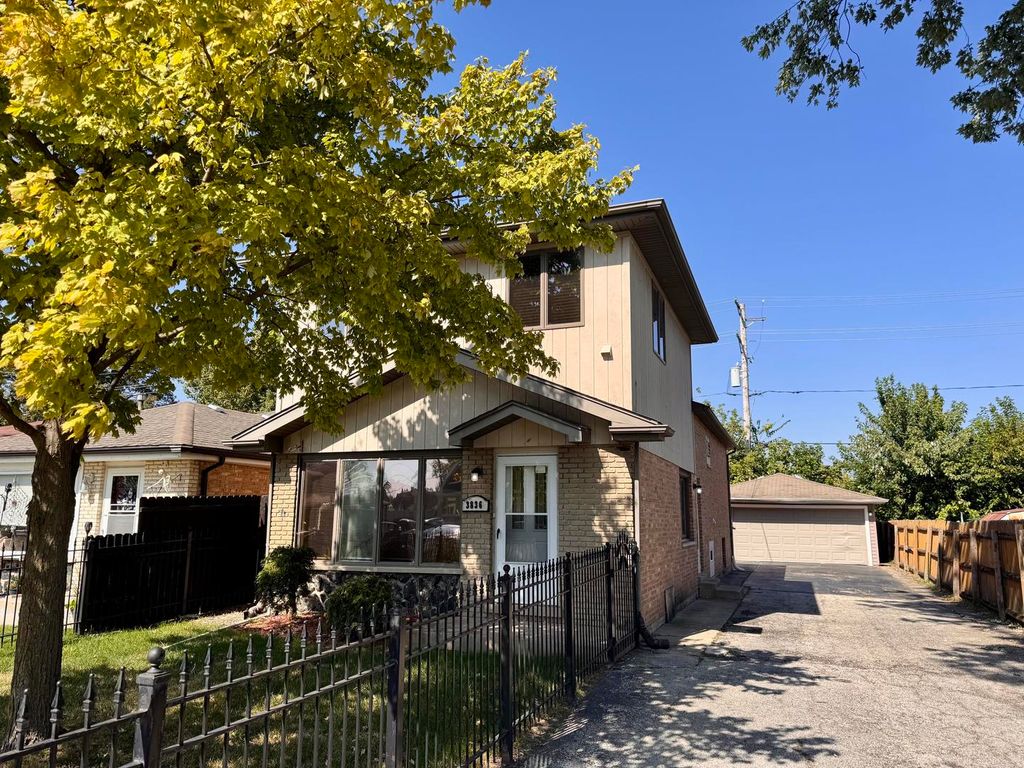 Photo for 3836 W 115th Place, Alsip, IL 60803 (MLS # 12485115)