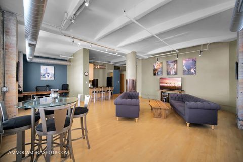 Tiny photo for 801 S Wells Street #710, Chicago, IL 60607 (MLS # 12432999)