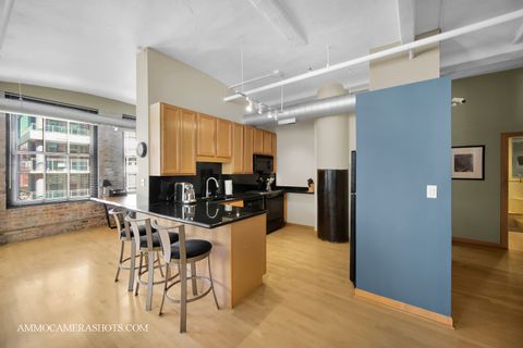 Tiny photo for 801 S Wells Street #710, Chicago, IL 60607 (MLS # 12432999)