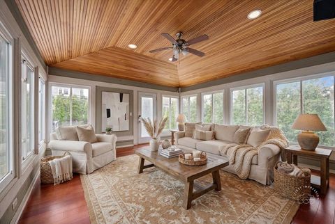 Tiny photo for 427 S Sleight Street, Naperville, IL 60540 (MLS # 12646041)