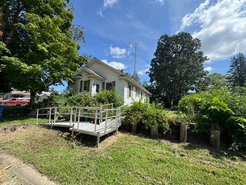 Photo of 2333 Barker Street, Clinton, IA 52732 (MLS # 12739396)