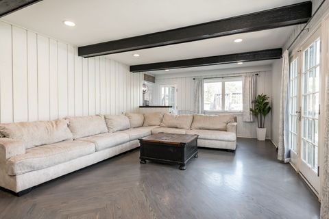 Tiny photo for 505 E Atwood Court, Elmhurst, IL 60126 (MLS # 12517818)