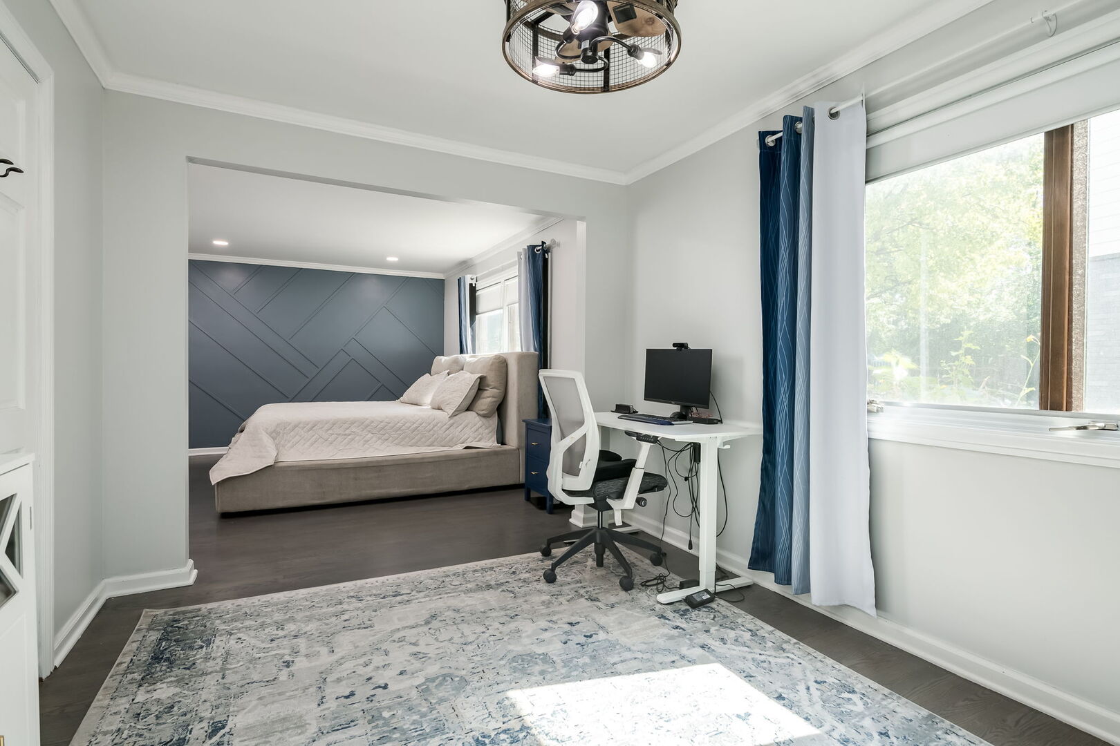 Elmhurst, Illinois 60126, United States, 5 Bedrooms Bedrooms, ,4 BathroomsBathrooms,Residential,Active,244308