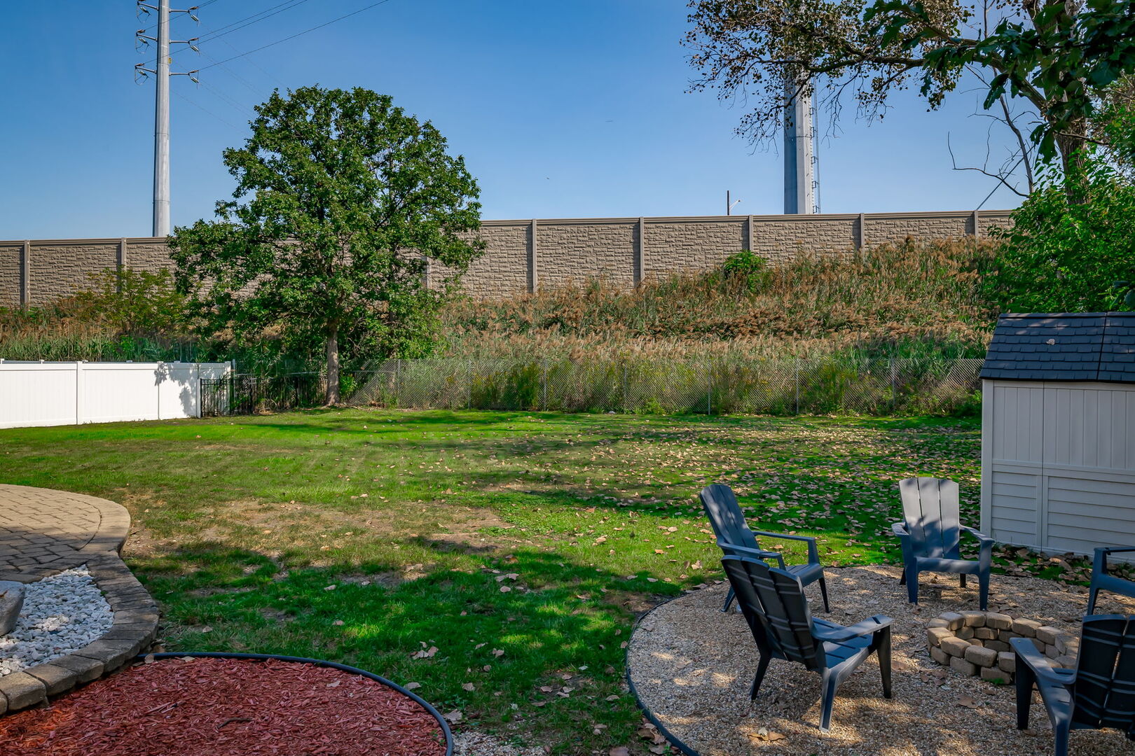 Elmhurst, Illinois 60126, United States, 5 Bedrooms Bedrooms, ,4 BathroomsBathrooms,Residential,Active,244308