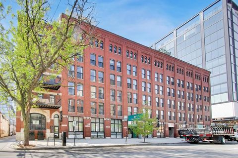Photo of 225 W Huron Street #305, Chicago, IL 60654 (MLS # 12637626)