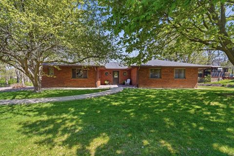 Photo of 19316 Nottingham Drive, Bloomington, IL 61705 (MLS # 12620133)