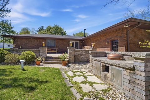 Tiny photo for 19316 Nottingham Drive, Bloomington, IL 61705 (MLS # 12620133)