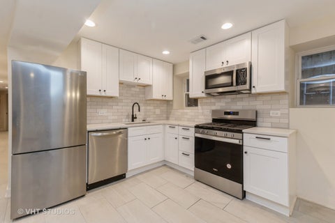 Tiny photo for 6320 S Greenwood Avenue #G, Chicago, IL 60637 (MLS # 12660360)