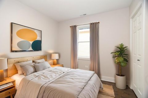 Tiny photo for 5529 W CORNELIA Avenue, Chicago, IL 60641 (MLS # 12583470)