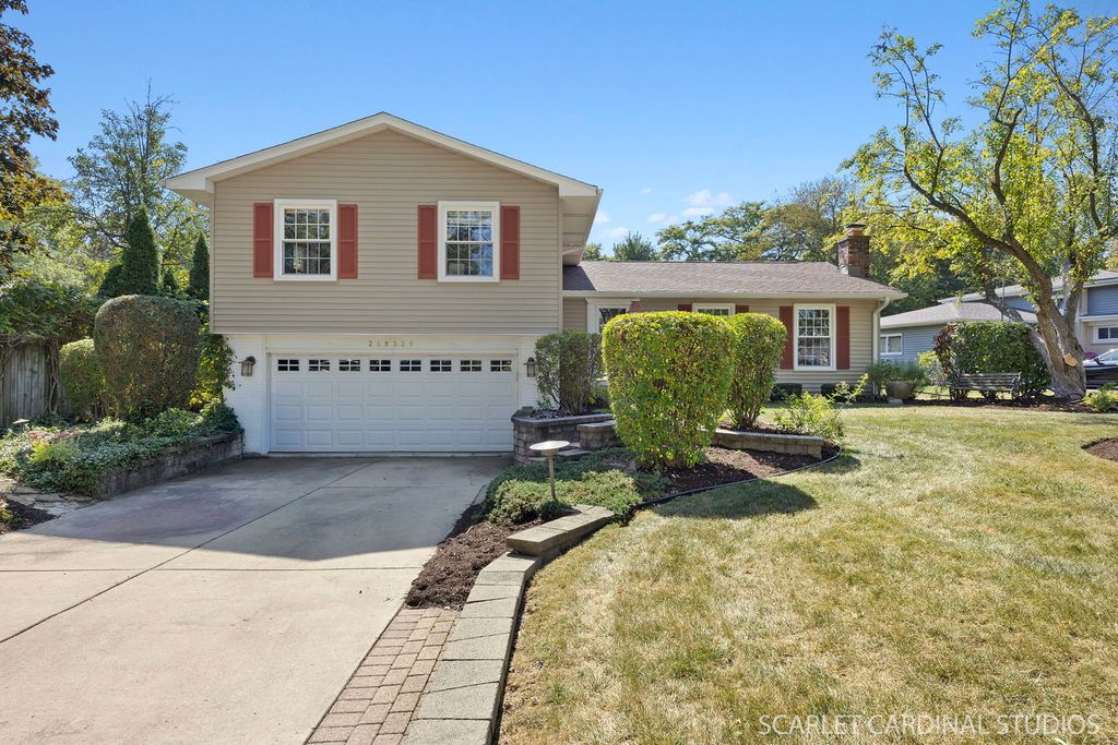 Photo for 26W529 Blair Street, Winfield, IL 60190 (MLS # 12470906)
