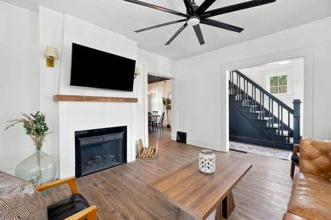 Tiny photo for 1718 W 9th Street, Davenport, IA 52804 (MLS # 12716886)