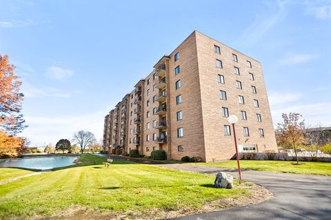 Tiny photo for 1777 W CRYSTAL Lane #205, Mount Prospect, IL 60056 (MLS # 12517361)