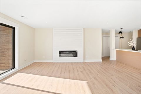 Tiny photo for 1777 W CRYSTAL Lane #205, Mount Prospect, IL 60056 (MLS # 12517361)