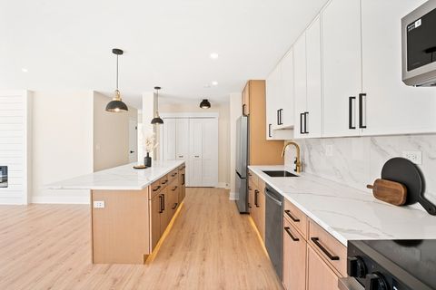 Tiny photo for 1777 W CRYSTAL Lane #205, Mount Prospect, IL 60056 (MLS # 12517361)