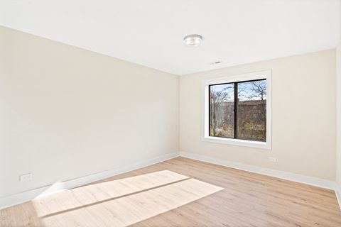 Tiny photo for 1777 W CRYSTAL Lane #205, Mount Prospect, IL 60056 (MLS # 12517361)