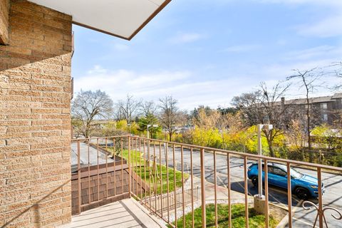 Tiny photo for 1777 W CRYSTAL Lane #205, Mount Prospect, IL 60056 (MLS # 12517361)