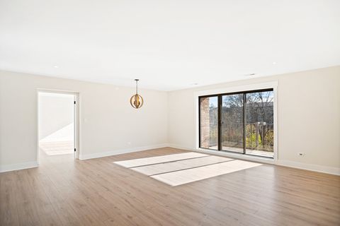 Tiny photo for 1777 W CRYSTAL Lane #205, Mount Prospect, IL 60056 (MLS # 12517361)