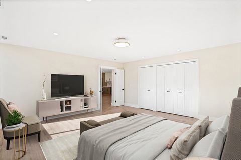 Tiny photo for 1777 W CRYSTAL Lane #205, Mount Prospect, IL 60056 (MLS # 12517361)