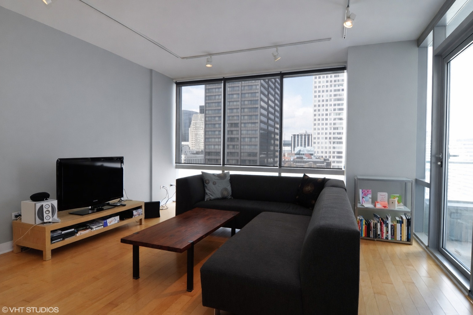 8 E Randolph Street 2307