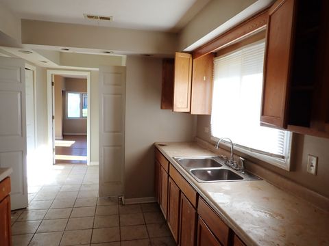 Tiny photo for 365 Waverly Street, Park Forest, IL 60466 (MLS # 12624634)