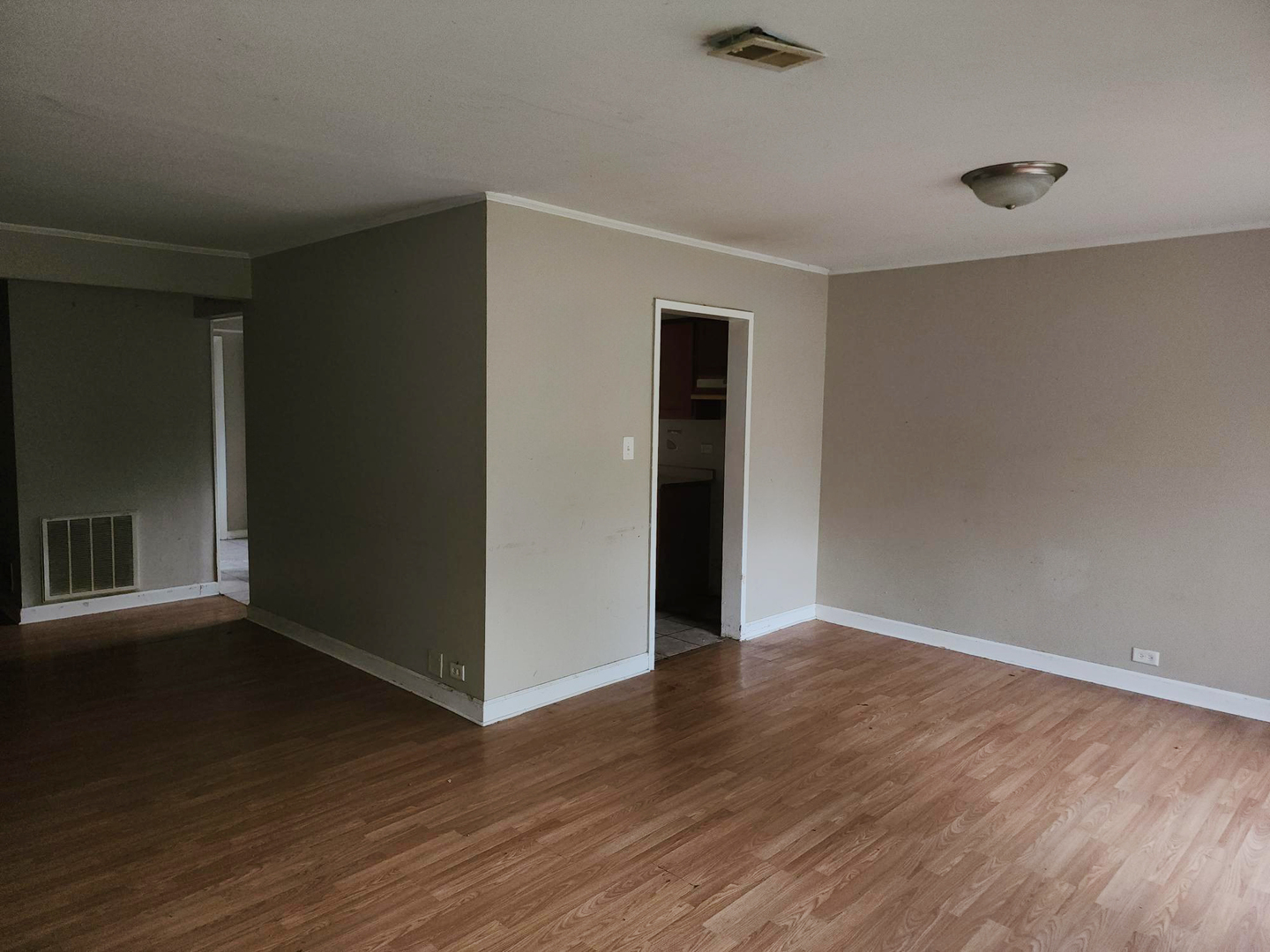 365 Waverly Street, Park Forest, IL 60466 — MLS #12624634 — photo 3 of 12