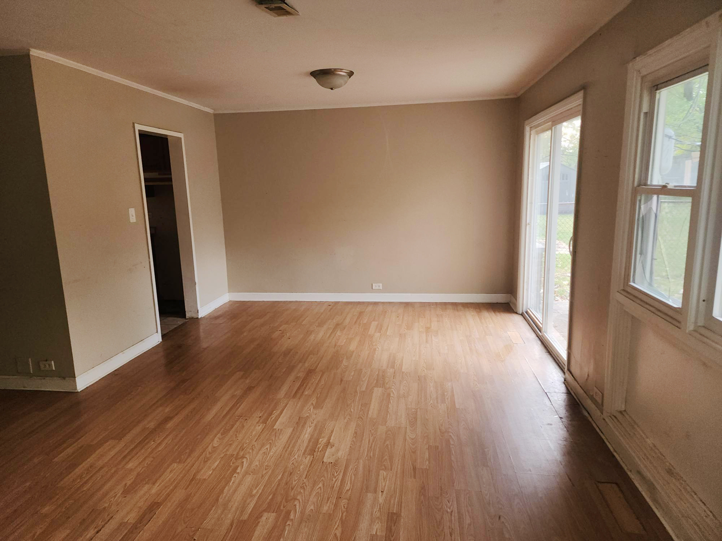 365 Waverly Street, Park Forest, IL 60466 — MLS #12624634 — photo 4 of 12