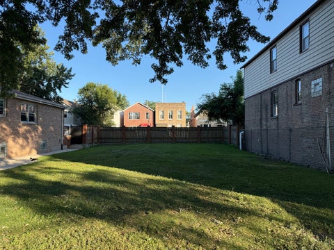Tiny photo for 2706 S Hillock Avenue, Chicago, IL 60608 (MLS # 12714883)