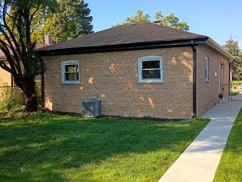 Tiny photo for 3900 Saint Paul Avenue, Bellwood, IL 60104 (MLS # 12482933)