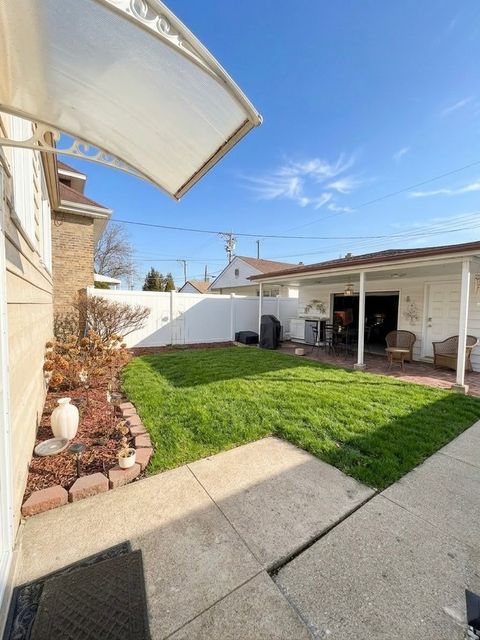 Tiny photo for 5549 N Parkside Avenue, Chicago, IL 60630 (MLS # 12618480)