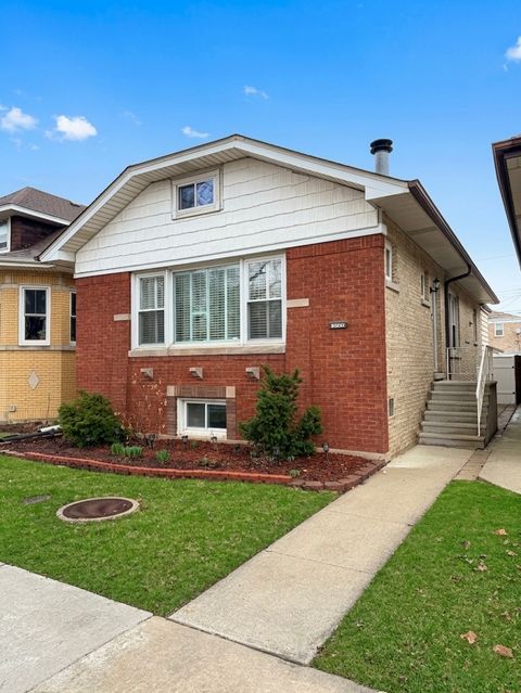 Photo of 5549 N Parkside Avenue, Chicago, IL 60630 (MLS # 12618480)