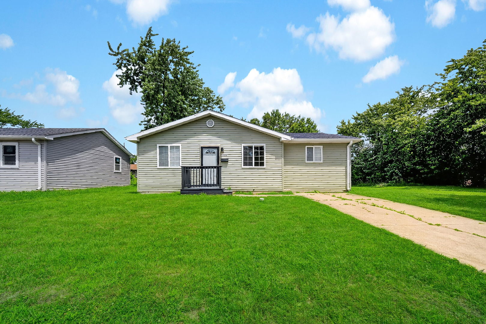 1520 Congress Lane