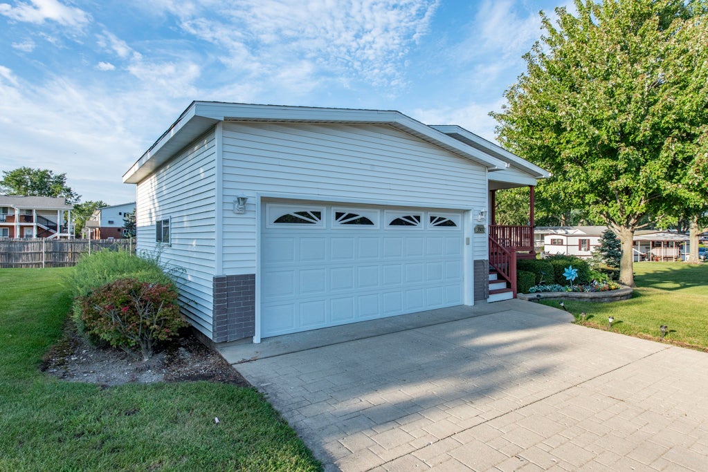 3300 Evergreen Lane
