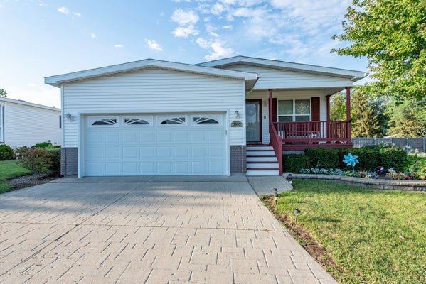 3300 EVERGREEN LN, PARK CITY, IL 60085 - Image 3bf24e8e23980d8f5c6cee512041aec5/555108403