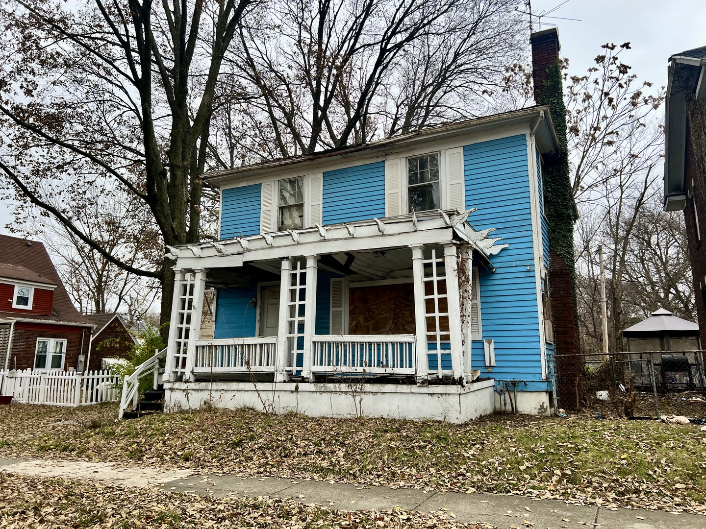 254 W Leafland Avenue