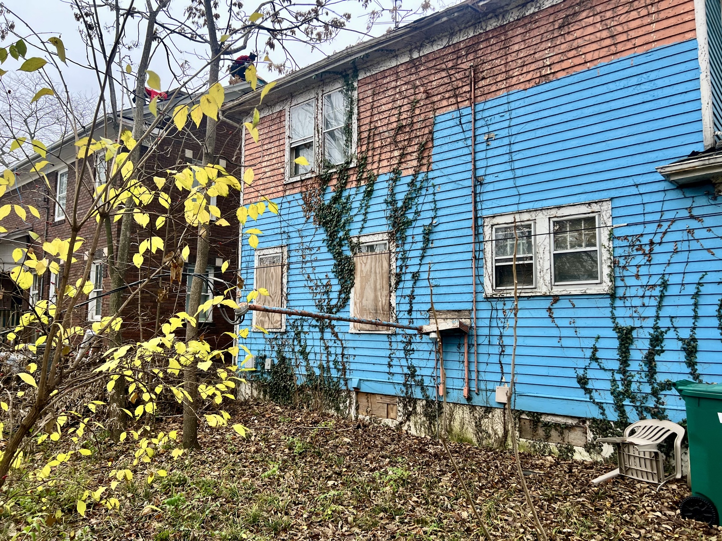 254 W Leafland Avenue