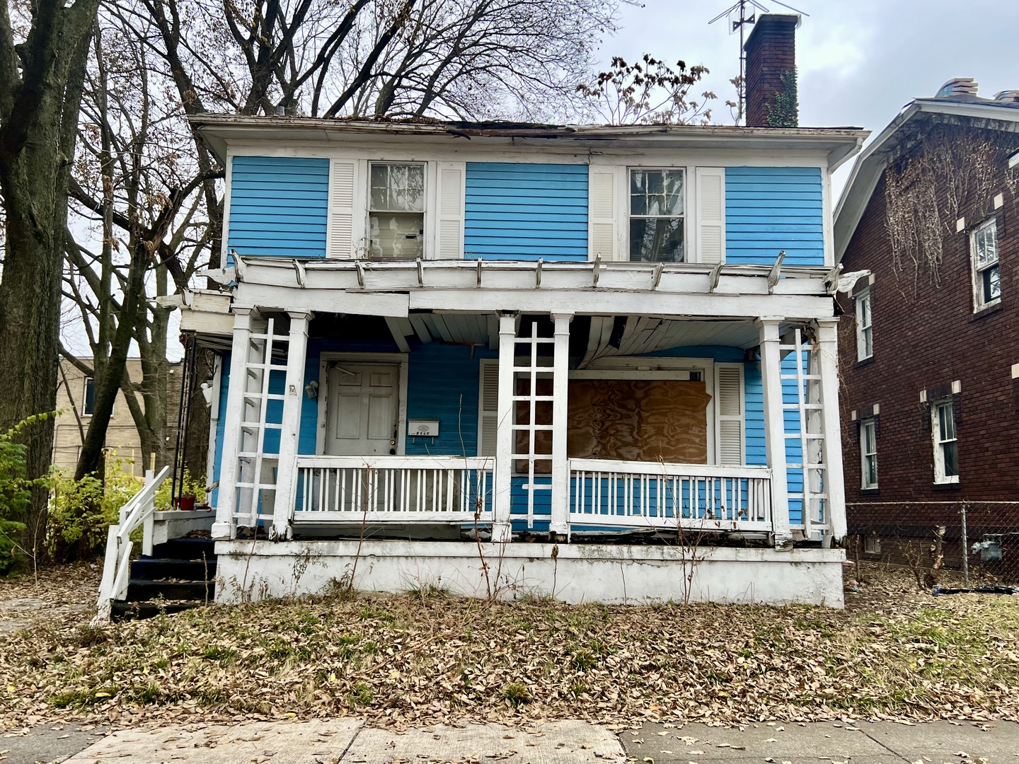 254 W Leafland Avenue
