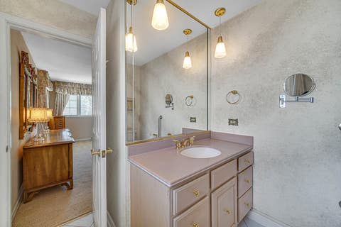 Tiny photo for 495 E Park Manor Court, Elmhurst, IL 60126 (MLS # 12732247)
