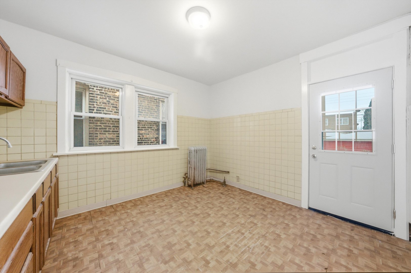 5441 W Van Buren Street