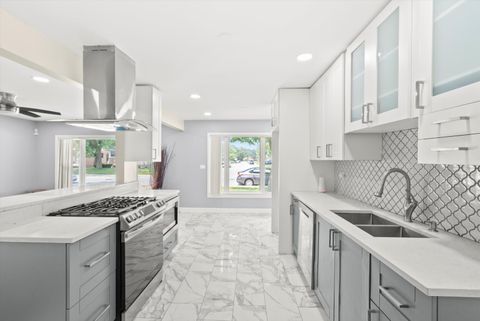 Tiny photo for 16327 Dobson Avenue, South Holland, IL 60473 (MLS # 12436535)