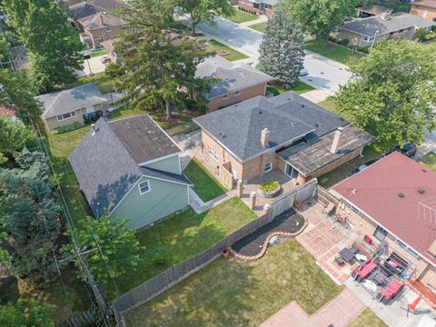 Tiny photo for 16327 Dobson Avenue, South Holland, IL 60473 (MLS # 12436535)