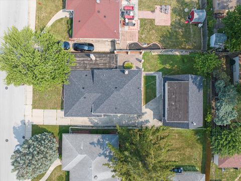 Tiny photo for 16327 Dobson Avenue, South Holland, IL 60473 (MLS # 12436535)