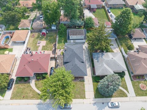 Tiny photo for 16327 Dobson Avenue, South Holland, IL 60473 (MLS # 12436535)