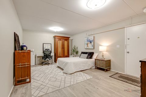 Tiny photo for 840 Michigan Avenue #9, Evanston, IL 60202 (MLS # 12532237)