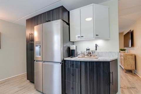 Tiny photo for 840 Michigan Avenue #9, Evanston, IL 60202 (MLS # 12532237)