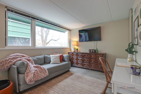 Tiny photo for 840 Michigan Avenue #9, Evanston, IL 60202 (MLS # 12532237)