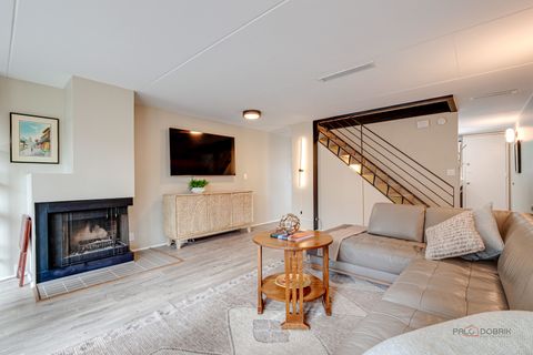 Tiny photo for 840 Michigan Avenue #9, Evanston, IL 60202 (MLS # 12532237)