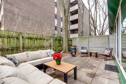Tiny photo for 840 Michigan Avenue #9, Evanston, IL 60202 (MLS # 12532237)