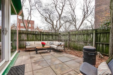 Tiny photo for 840 Michigan Avenue #9, Evanston, IL 60202 (MLS # 12532237)