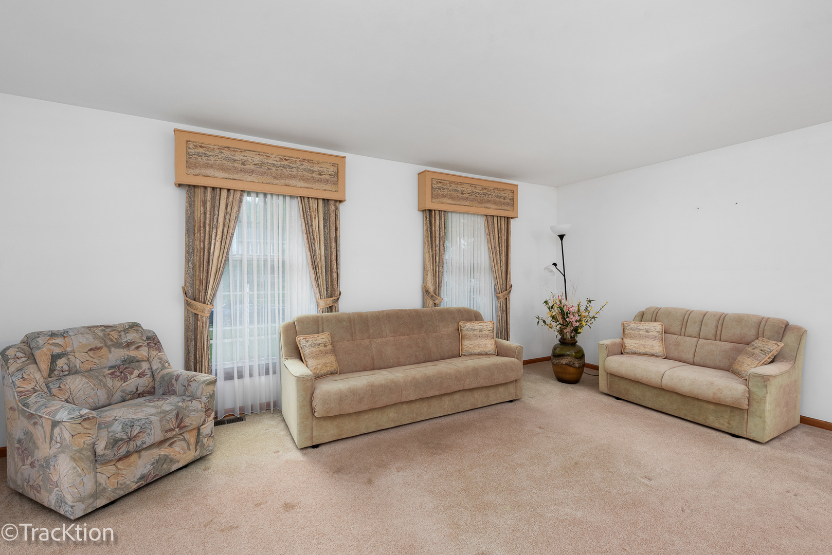 121 N Walnut Lane