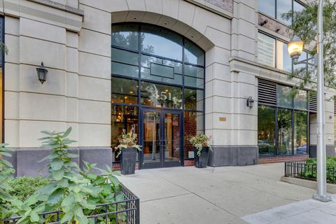 Photo of 451 W Huron Street #1407, Chicago, IL 60654 (MLS # 12500118)